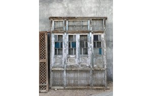 Αυθεντική διακοσμητική ξύλινη πόρτα σε φυσική απόχρωση με τζαμάκια 212x270 εκ 