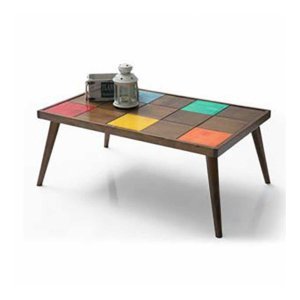 Τραπέζι σαλονιού με χρωματιστά τετραγωνάκια
