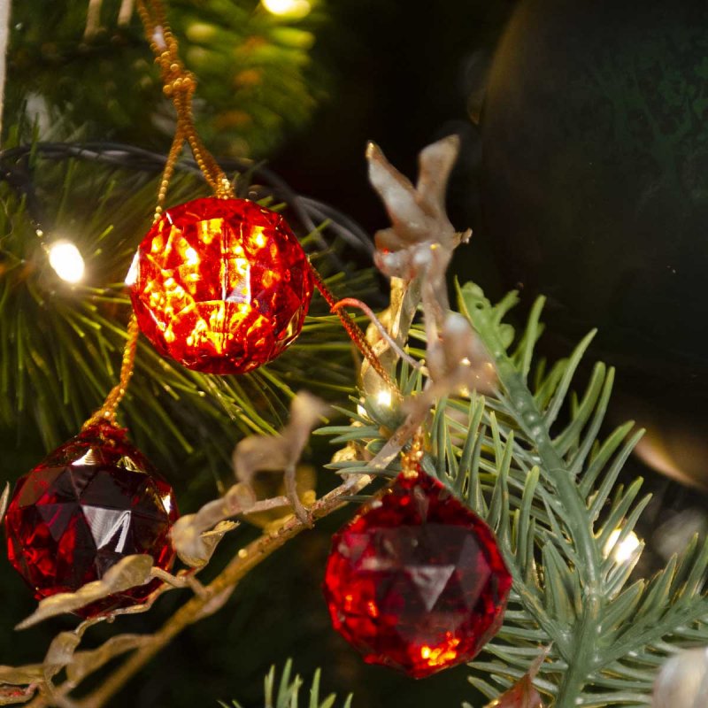 Theatrical Luxury Tree ολοκληρωμένη διακόσμηση Χριστουγεννιάτικου δέντρου με 129 στολίδια