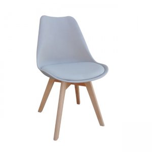 Minimal καρέκλα γκρι pp με ξύλινα πόδια σε φυσική απόχρωση