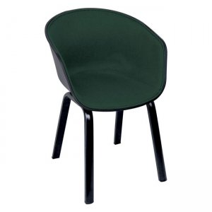 Μαύρη μεταλλική Optim πολυθρόνα με κάθισμα από pp και επένδυση από πράσινο ύφασμα 55x56x79 εκ