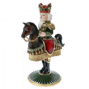 Χριστουγεννιάτικος ιππότης σε άλογο κηροπήγιο από πολυρεζίνη 22x15x33 εκ