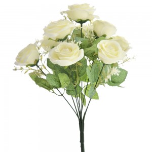 Διακοσμητικό μπουκέτο με λευκά τριαντάφυλλα σ&epsilo