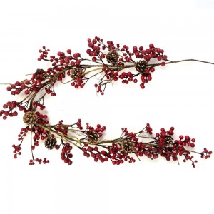 Berries κόκκινα και κουκουνάρια σε διακοσμητική γιρλάντα χριστουγεννιάτικη 150 εκ
