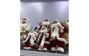 Χριστουγεννιάτικη φιγούρα Άγιου Βασίλη σε κόκκινη απόχρωση με φαναράκι 28x20x60 εκ