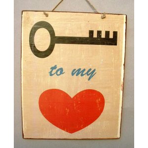 Ξύλινος πίνακας χειροποίητος key to my heart 20x25 εκ
