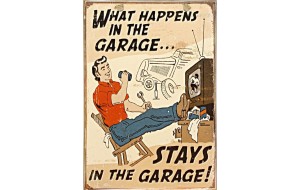 Πίνακας χειροποίητος what happens in the garage 20x30 εκ