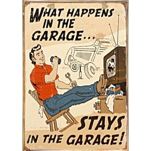 Πίνακας χειροποίητος what happens in the garage 20x30 εκ
