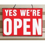 Yes we are open ξύλινος πίνακας σε κόκκινο χρώμα