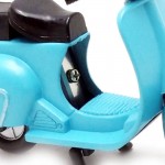 Ξύστρα μινιατούρα vespa σε σιέλ χρώμα 9 εκ