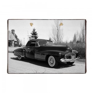 Ξύλινο χειροποίητο πινακάκι με vintage αμάξι