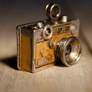 Μεταλλική μινιατούρα φωτογραφική μηχανή 5Χ6 εκ