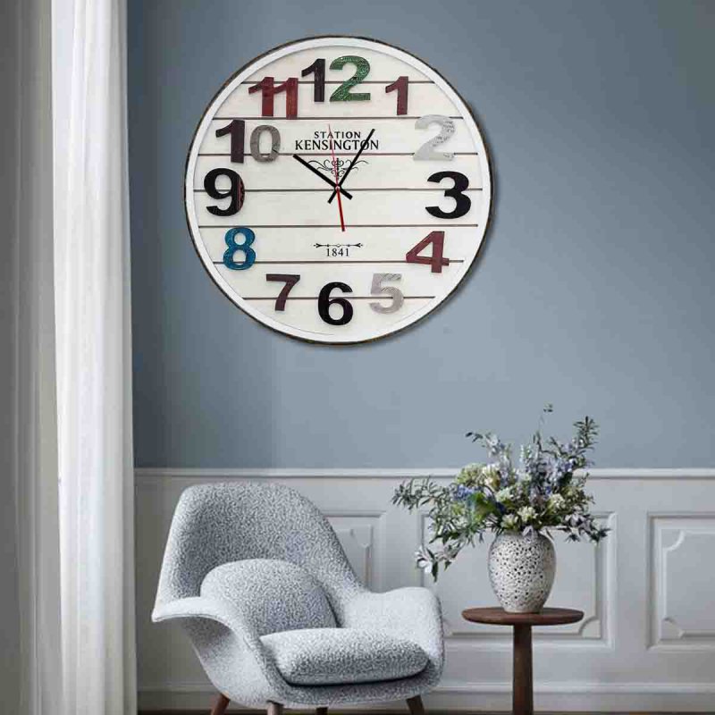 Ξύλινο χειροποίητο ρολόι τοίχου με πολύχρωμα νούμερα και λευκό deck