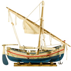 Διακοσμητική βάρκα με πανιά σε βάση 30x13x30 εκ